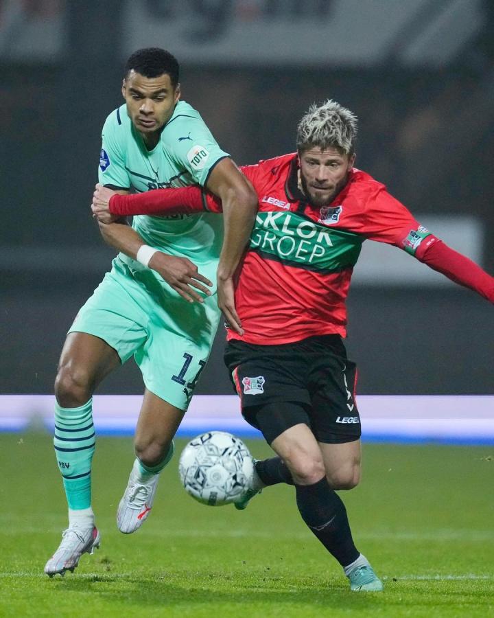 牢记肩负的 牢记肩负的